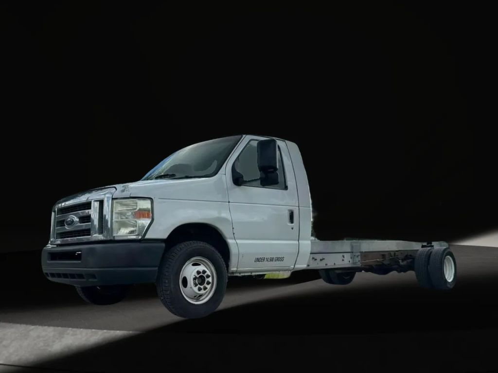 2011 Ford E350 Super Duty Passenger - Image 2 2011 Ford E350 Super Duty Passenger - Image 2
