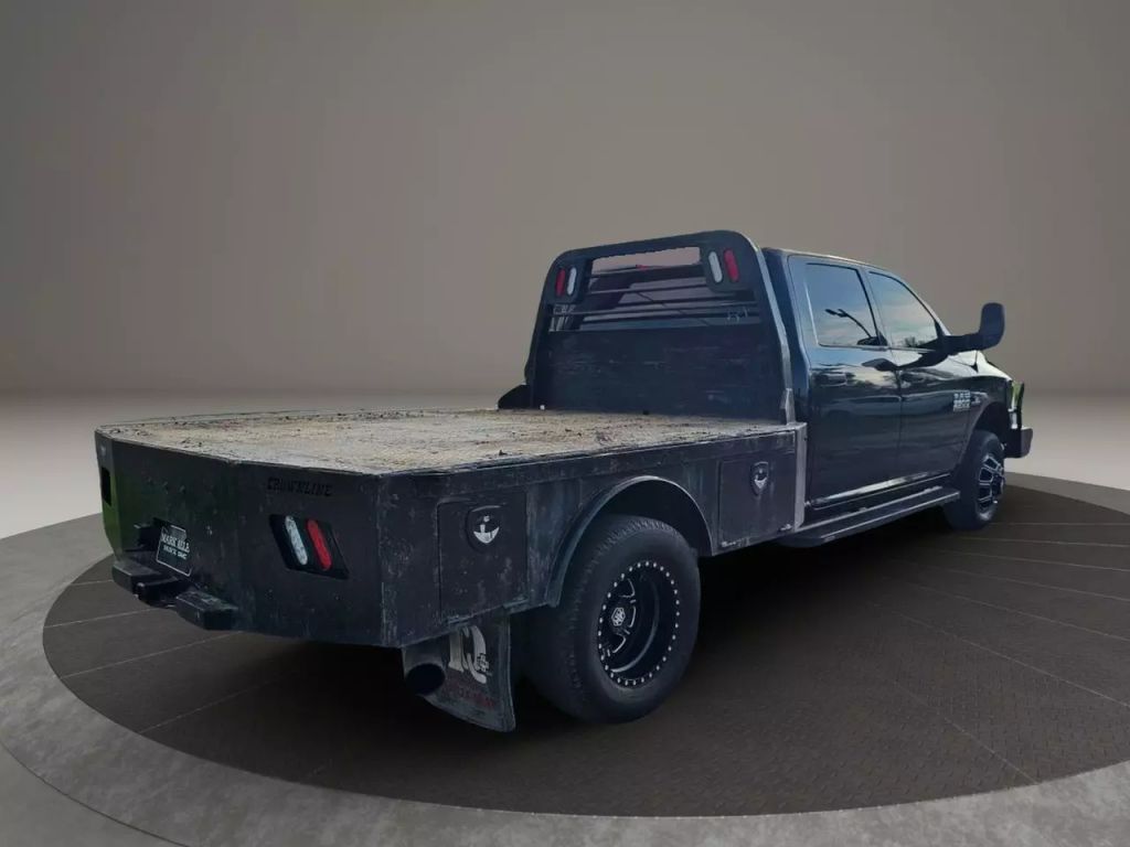 2015 Ram 3500 Crew Cab - Image 5 2015 Ram 3500 Crew Cab - Image 5