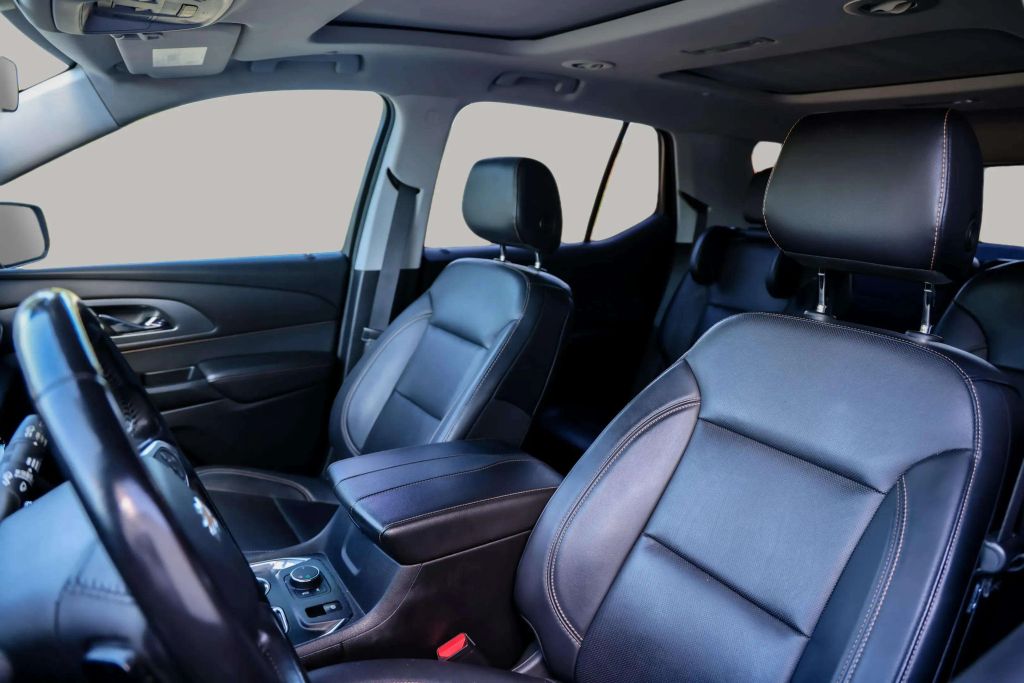 2019 CHEVROLET TRAVERSE SUV V6, 3.6 LITER PREMIER SPORT UTILITY 4D