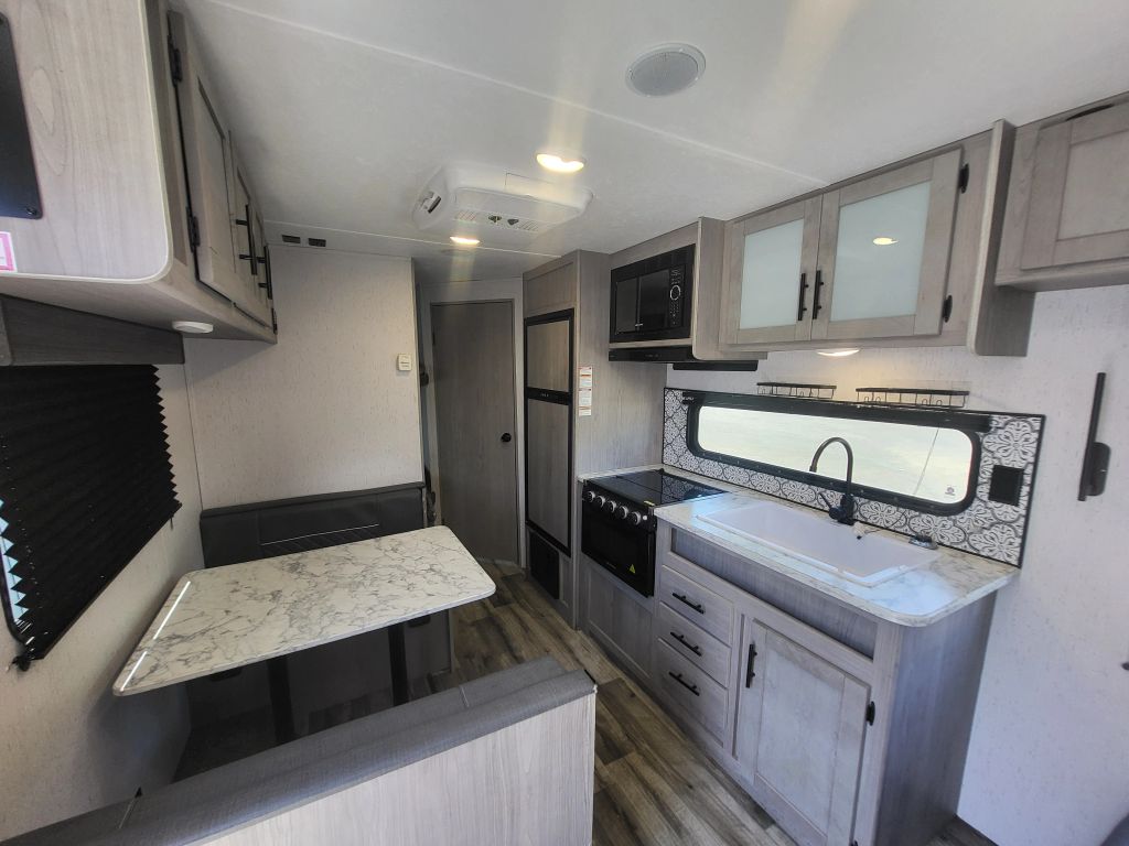 2023 COLEMAN BY DUTCHMEN LANTERN LT - - 274BHWE