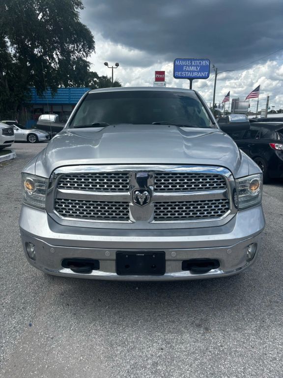 2015 RAM 1500 CREW CAB PICKUP V6, TURBO DIESEL, 3.0L LARAMIE PICKUP 4D 5 1/2 FT