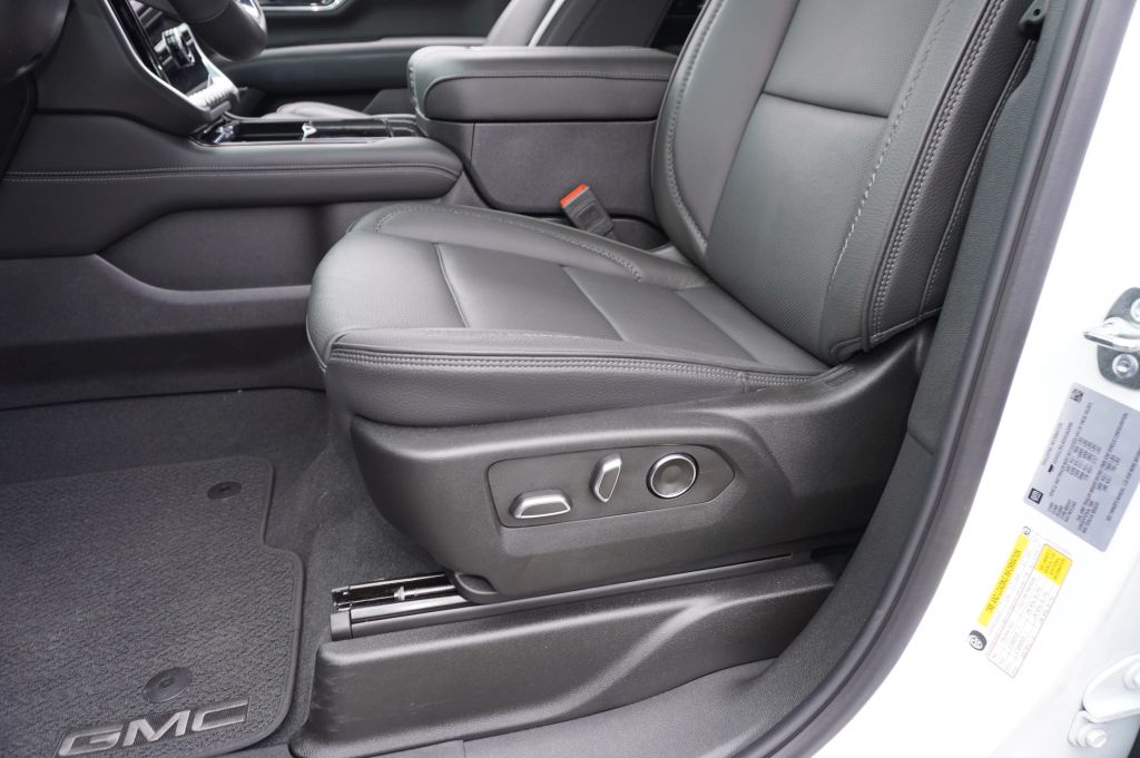 2025 GMC YUKON XL SUV V8, ECOTEC3, 6.2 LITER DENALI SPORT UTILITY 4D
