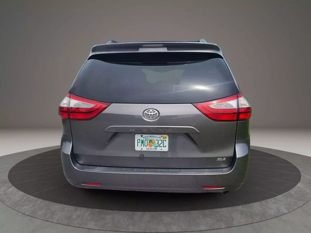 2015 Toyota Sienna - Image 6 2015 Toyota Sienna - Image 6