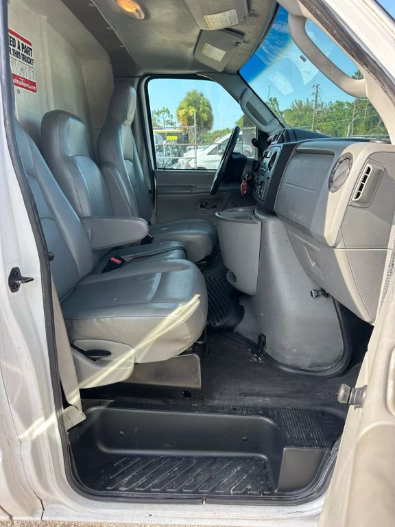 2011 Ford E350 Super Duty Passenger - Image 15 2011 Ford E350 Super Duty Passenger - Image 15