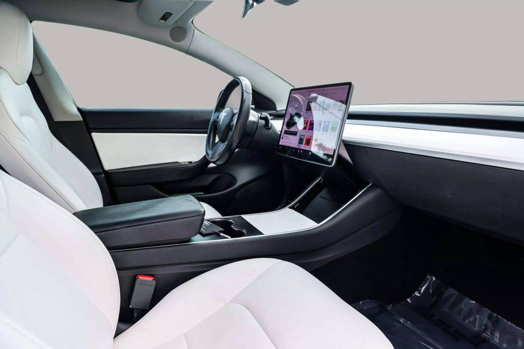 2019 TESLA MODEL 3 SEDAN AC ELECTRIC MOTOR STANDARD RANGE PLUS SEDAN 4D
