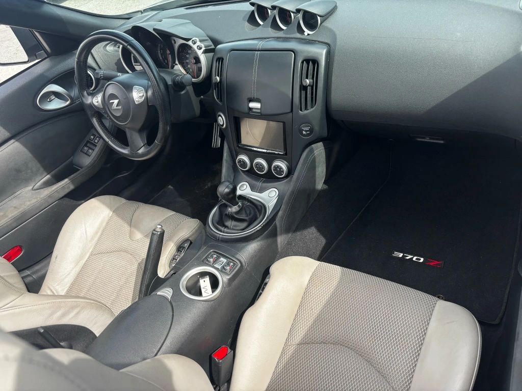 2010 NISSAN 370Z CONVERTIBLE V6, 3.7 LITER TOURING ROADSTER 2D