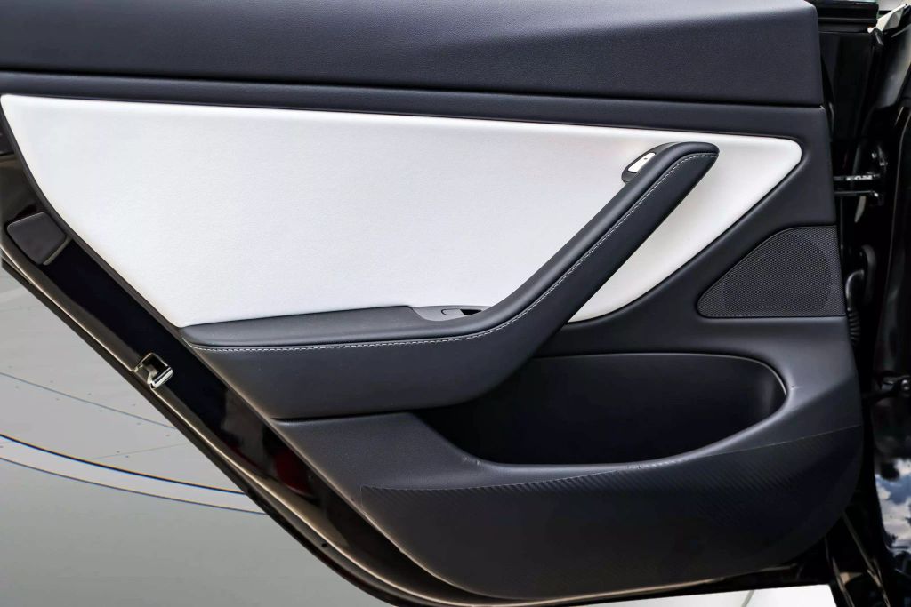 2019 TESLA MODEL 3 SEDAN AC ELECTRIC MOTOR STANDARD RANGE PLUS SEDAN 4D