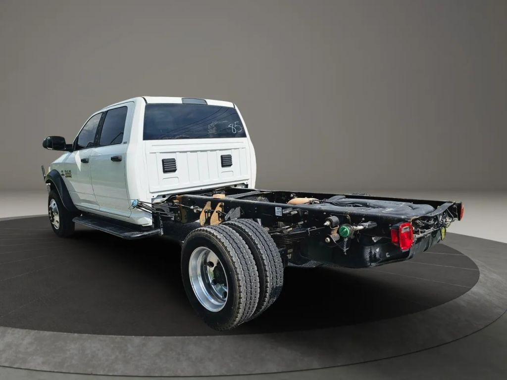 2014 Ram 4500 Crew Cab & Chassis - Image 11