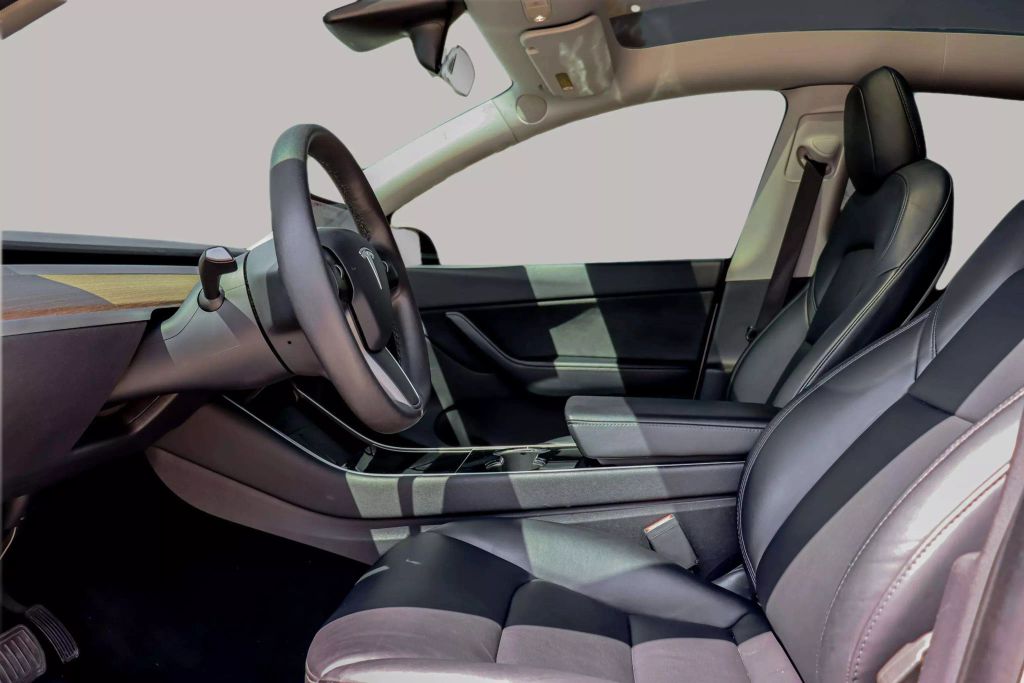 2021 TESLA MODEL Y SUV DUAL AC ELECTRIC MOTORS LONG RANGE SPORT UTILITY 4D