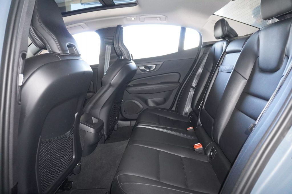 2024 VOLVO S60 SEDAN 4-CYL, TURBO, 2.0 LITER B5 CORE DARK THEME SEDAN 4D