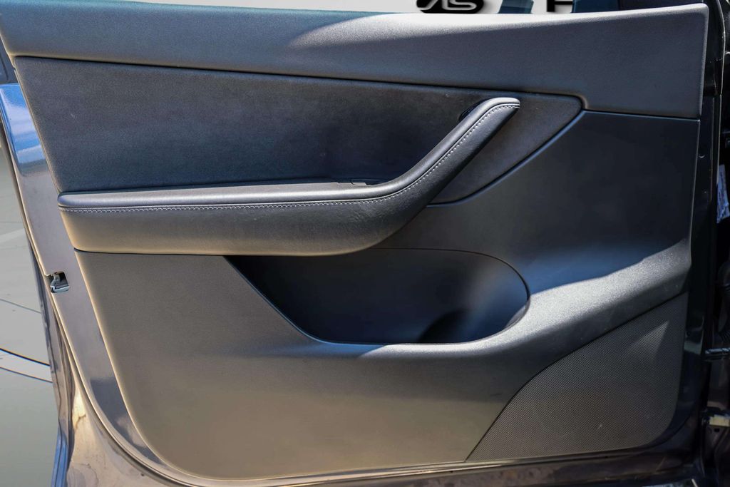 2021 TESLA MODEL Y SUV DUAL AC ELECTRIC MOTORS LONG RANGE SPORT UTILITY 4D