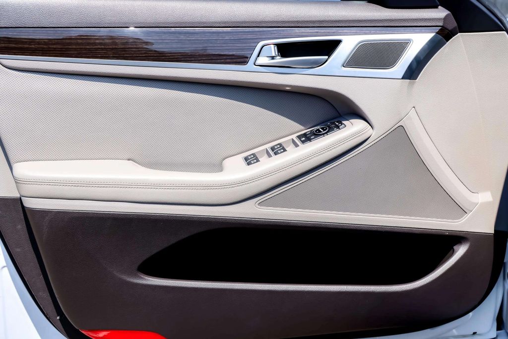 2016 HYUNDAI GENESIS SEDAN V6, 3.8 LITER 3.8 SEDAN 4D