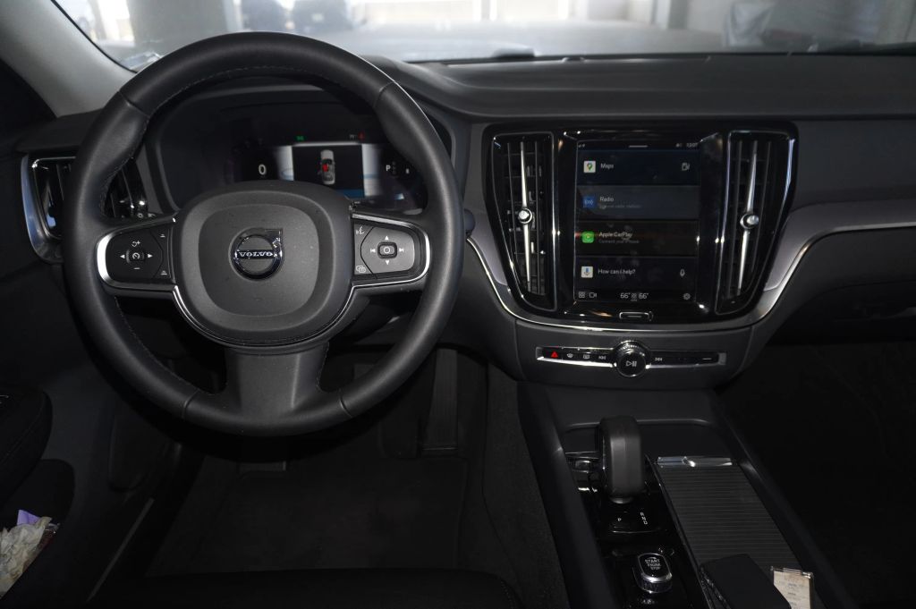 2024 VOLVO S60 SEDAN 4-CYL, TURBO, 2.0 LITER B5 CORE DARK THEME SEDAN 4D
