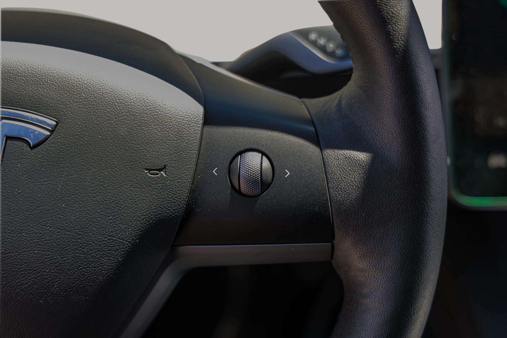 2021 TESLA MODEL Y SUV DUAL AC ELECTRIC MOTORS LONG RANGE SPORT UTILITY 4D