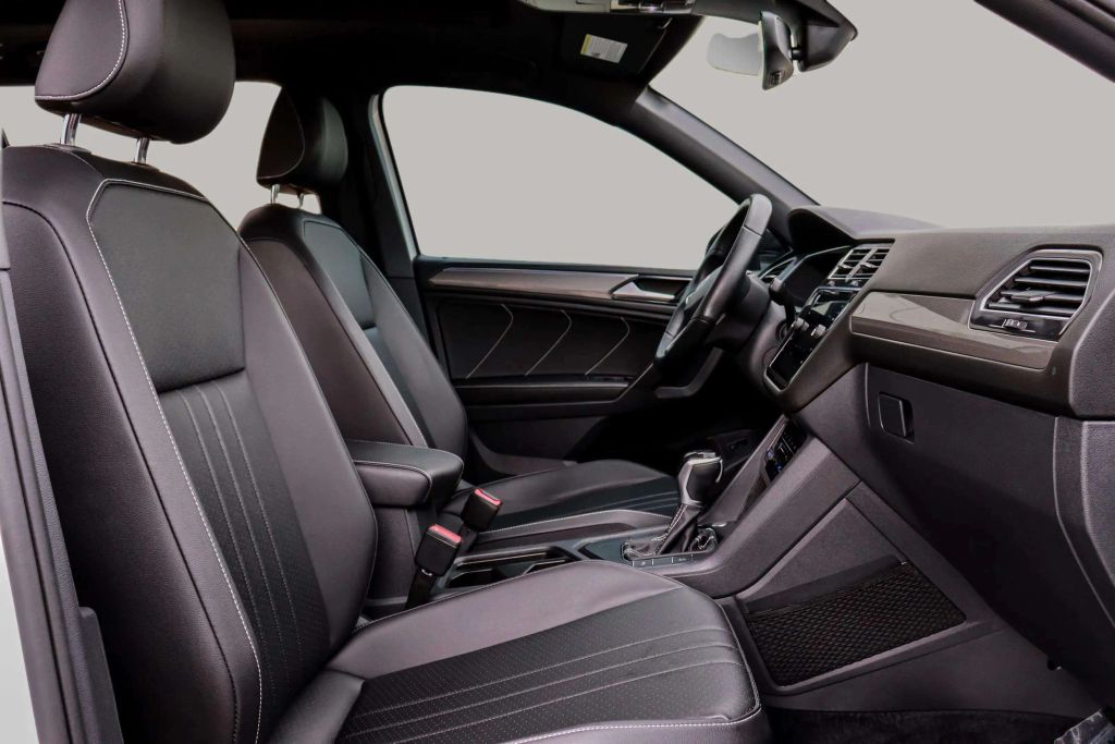 2022 VOLKSWAGEN TIGUAN SUV 4-CYL, TURBO, 2.0 LITER SE R-LINE BLACK SPORT UTILITY 4D