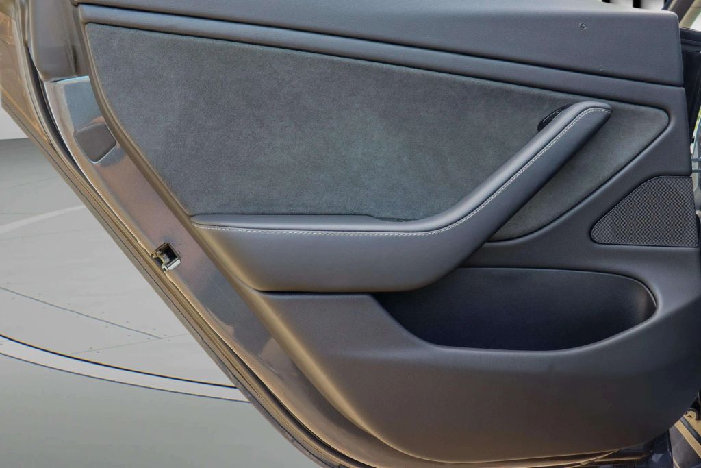 2018 TESLA MODEL 3 SEDAN AC ELECTRIC MOTOR LONG RANGE SEDAN 4D