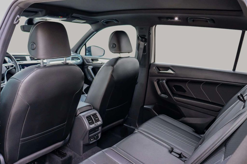 2022 VOLKSWAGEN TIGUAN SUV 4-CYL, TURBO, 2.0 LITER SE R-LINE BLACK SPORT UTILITY 4D