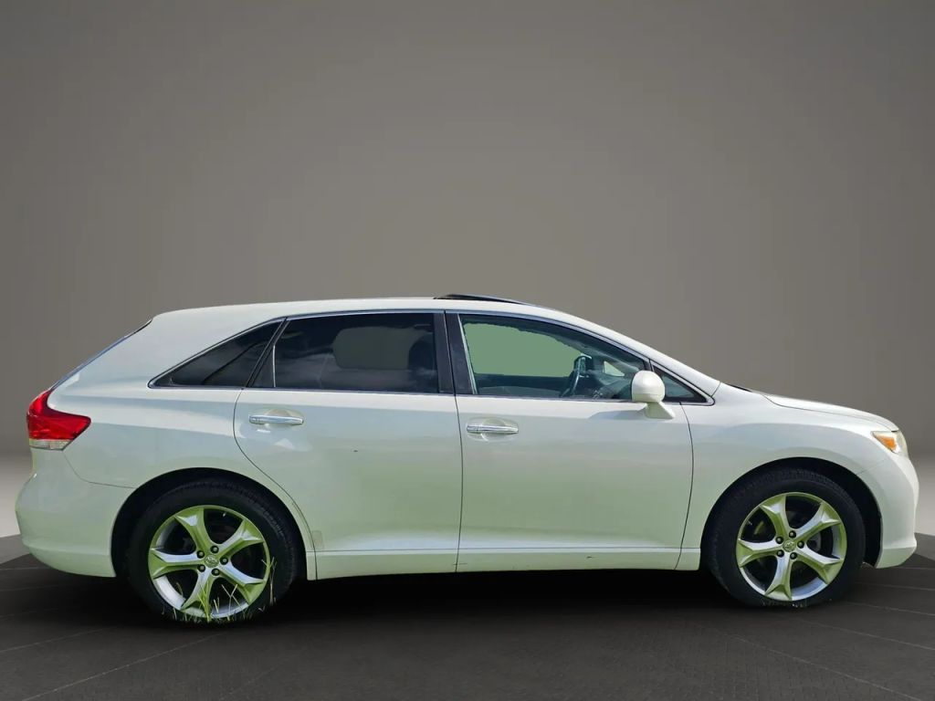 2011 Toyota Venza - Image 4 2011 Toyota Venza - Image 4
