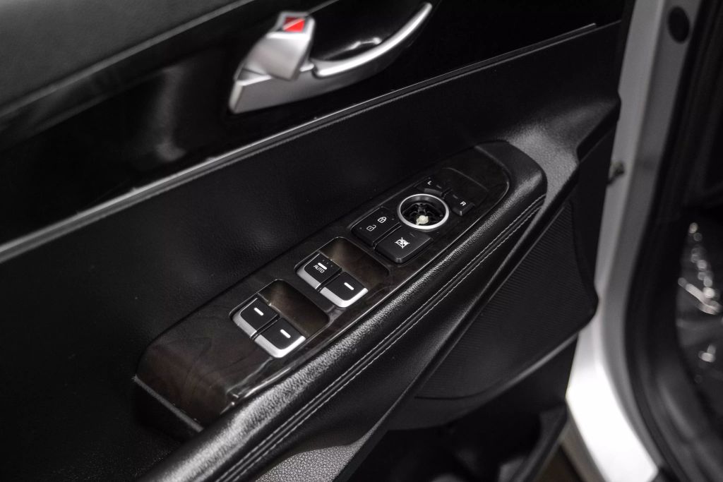2018 KIA SORENTO SUV 4-CYL, GDI, 2.4 LITER L SPORT UTILITY 4D