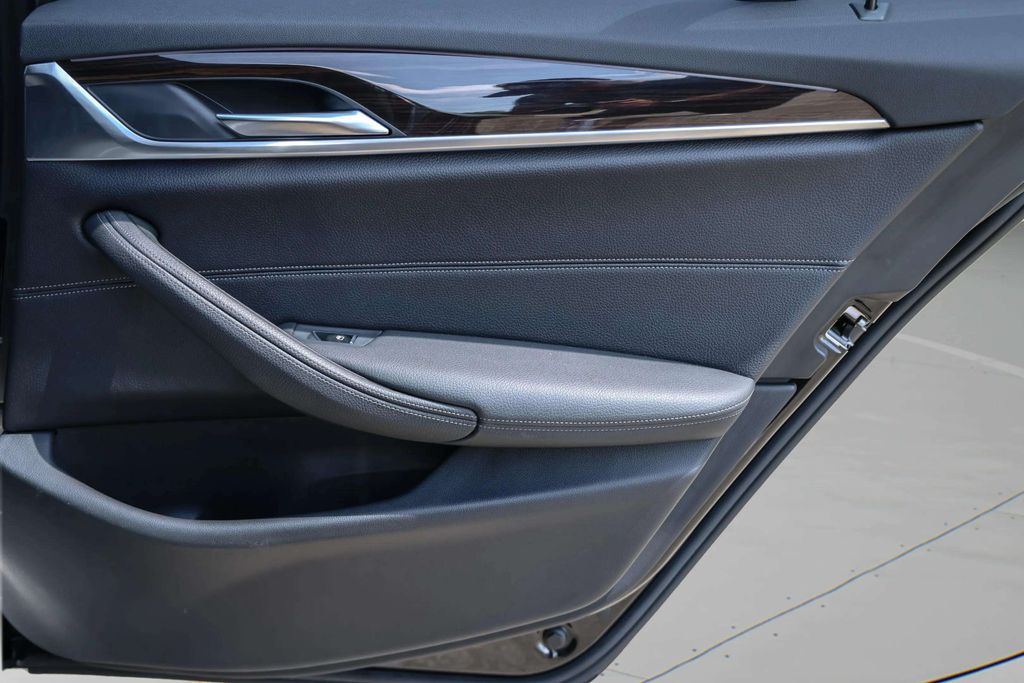 2018 BMW 5 SERIES SEDAN 4-CYL, TWIN TURBO, 2.0 LITER 530I SEDAN 4D