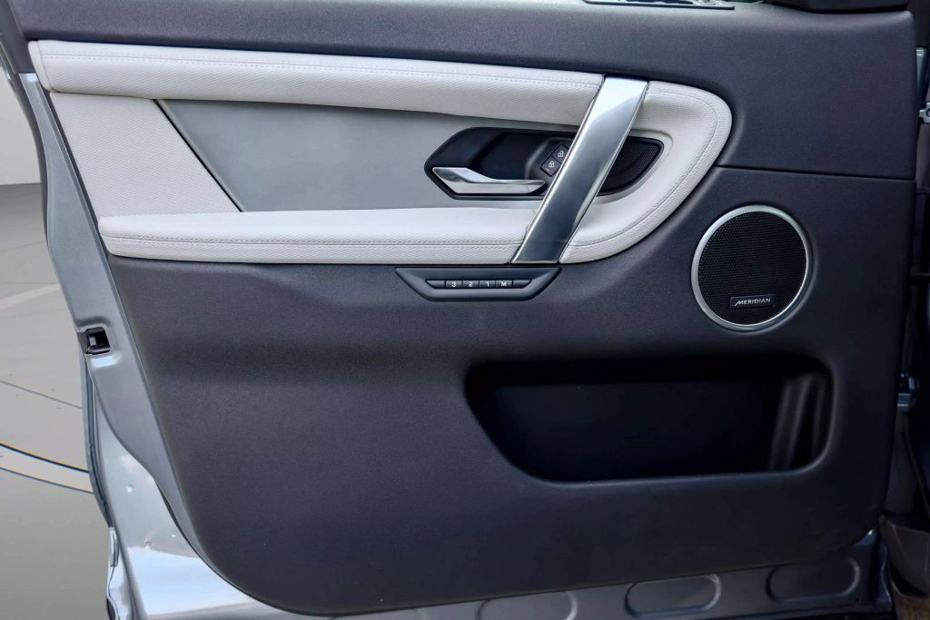 2023 LAND ROVER DISCOVERY SPORT SUV 4-CYL, TURBOCHARGED, 2.0 LITER S R-DYNAMIC SPORT UTILITY 4D