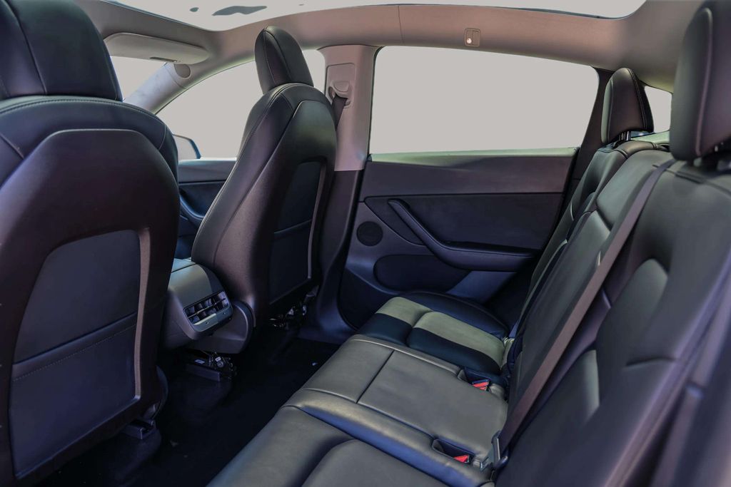 2021 TESLA MODEL Y SUV DUAL AC ELECTRIC MOTORS LONG RANGE SPORT UTILITY 4D