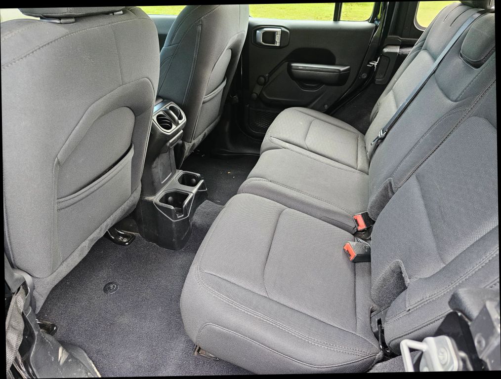 2020 Jeep Wrangler Unlimited - Image 17 2020 Jeep Wrangler Unlimited - Image 17