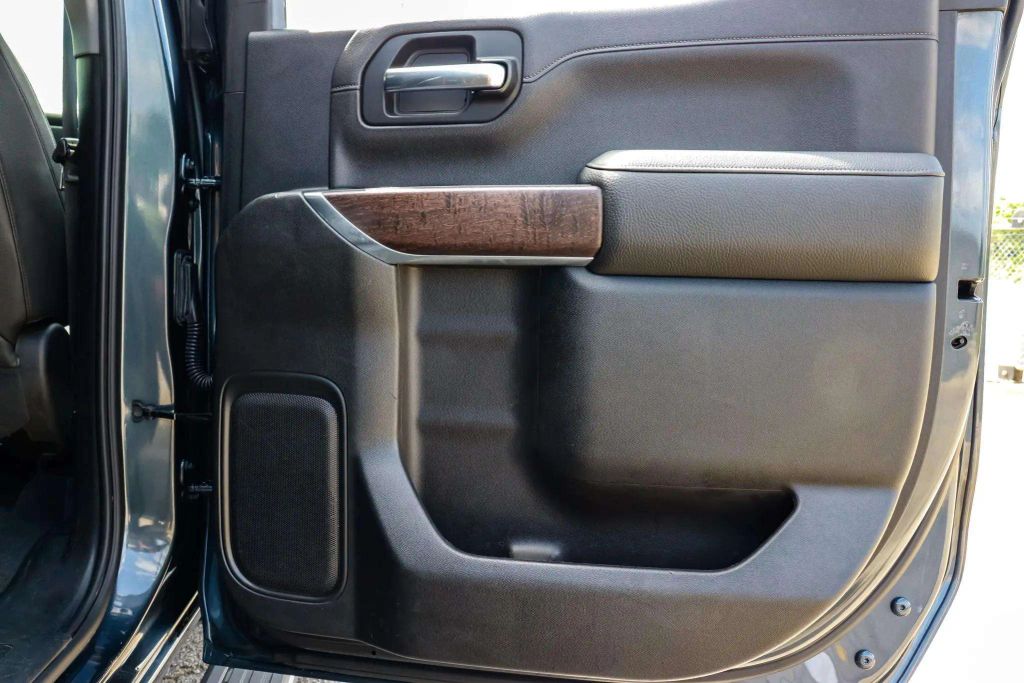 2020 GMC SIERRA 1500 CREW CAB PICKUP 6-CYL, TURBO DIESEL, 3.0 LITER DENALI PICKUP 4D 5 3/4 FT