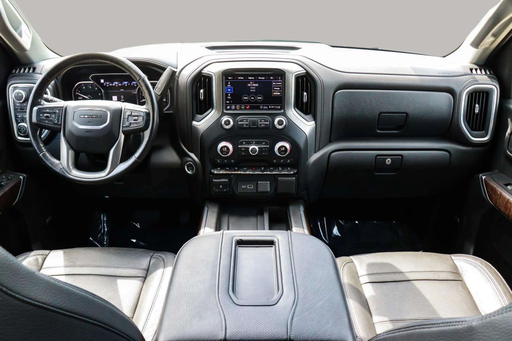 2020 GMC SIERRA 1500 CREW CAB PICKUP 6-CYL, TURBO DIESEL, 3.0 LITER DENALI PICKUP 4D 5 3/4 FT