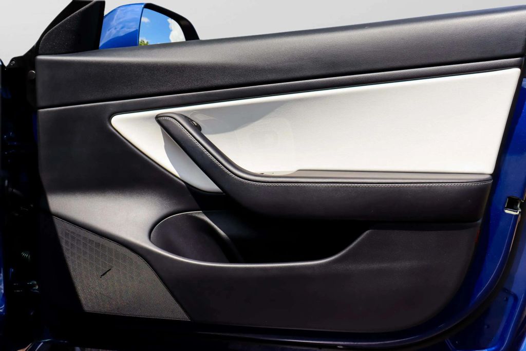 2020 TESLA MODEL 3 SEDAN AC ELECTRIC MOTOR STANDARD RANGE PLUS SEDAN 4D