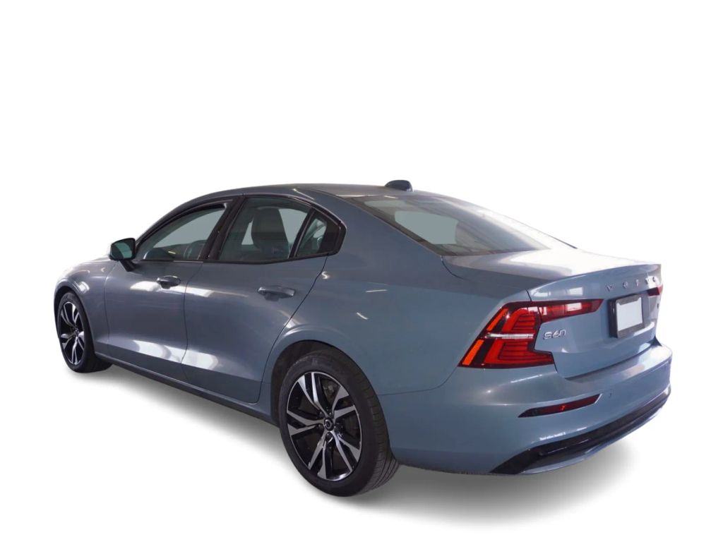 2024 VOLVO S60 SEDAN 4-CYL, TURBO, 2.0 LITER B5 CORE DARK THEME SEDAN 4D