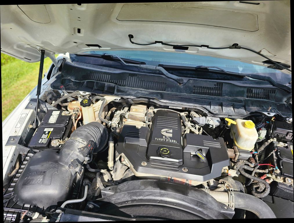 2014 Ram 4500 Crew Cab & Chassis - Image 17