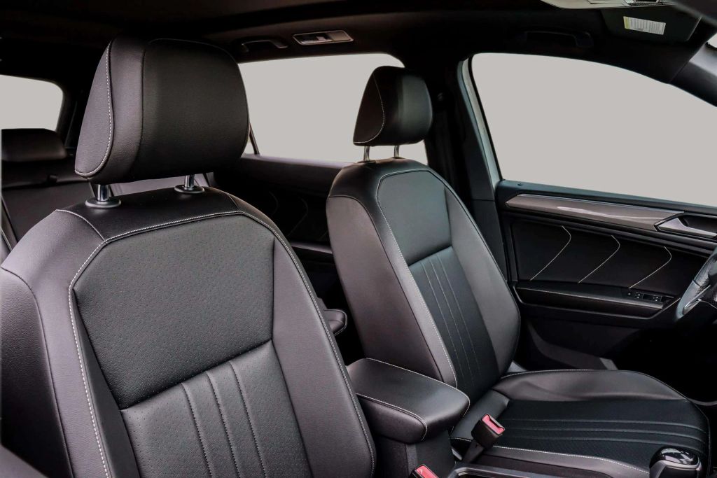 2022 VOLKSWAGEN TIGUAN SUV 4-CYL, TURBO, 2.0 LITER SE R-LINE BLACK SPORT UTILITY 4D