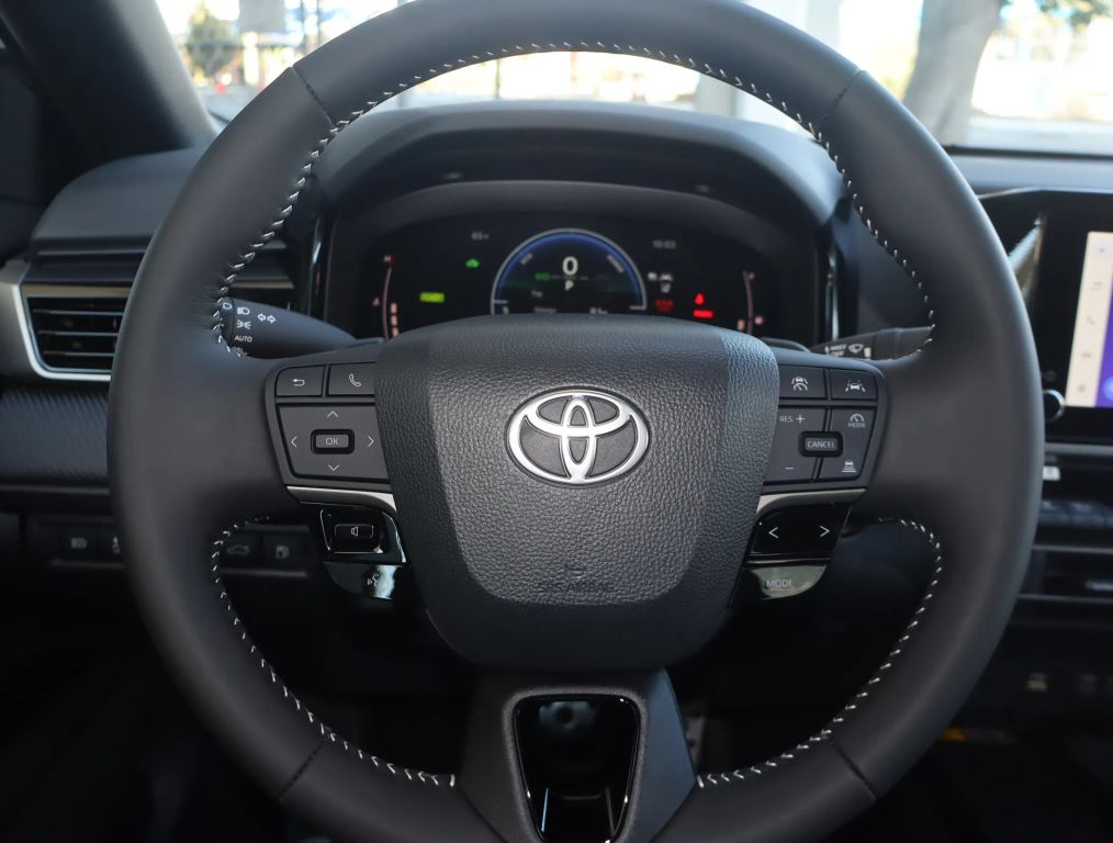 2025 TOYOTA CAMRY SEDAN 4-CYL, HYBRID, 2.5 LITER SE SEDAN 4D