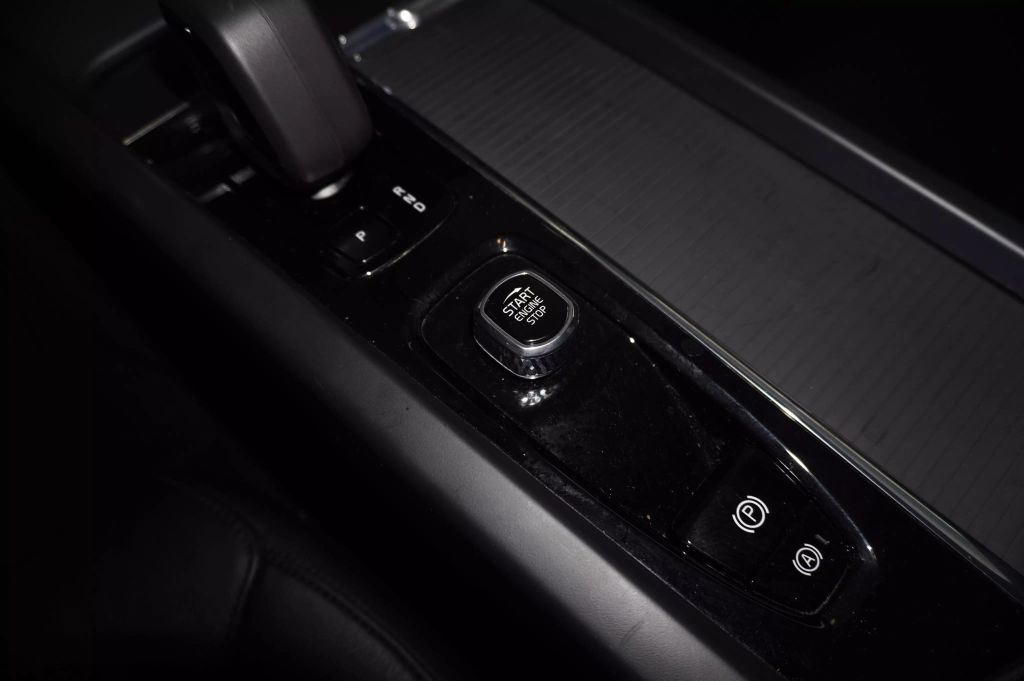 2024 VOLVO S60 SEDAN 4-CYL, TURBO, 2.0 LITER B5 CORE DARK THEME SEDAN 4D