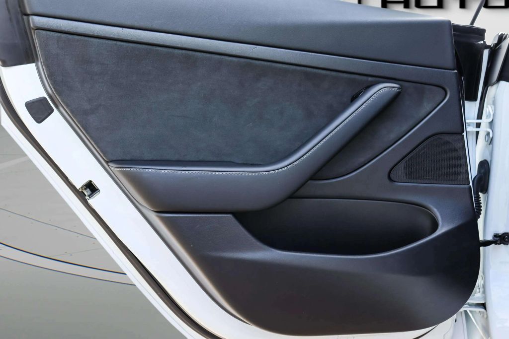 2020 TESLA MODEL 3 SEDAN AC ELECTRIC MOTOR STANDARD RANGE PLUS SEDAN 4D