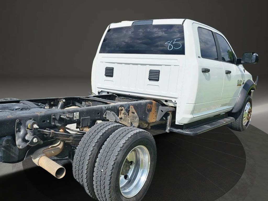 2014 Ram 4500 Crew Cab & Chassis - Image 5