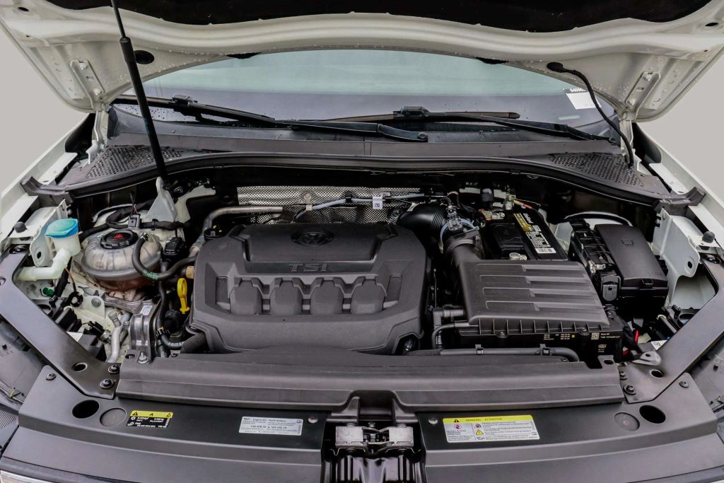 2022 VOLKSWAGEN TIGUAN SUV 4-CYL, TURBO, 2.0 LITER SE R-LINE BLACK SPORT UTILITY 4D