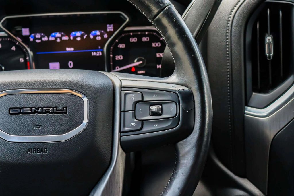 2020 GMC SIERRA 1500 CREW CAB PICKUP 6-CYL, TURBO DIESEL, 3.0 LITER DENALI PICKUP 4D 5 3/4 FT