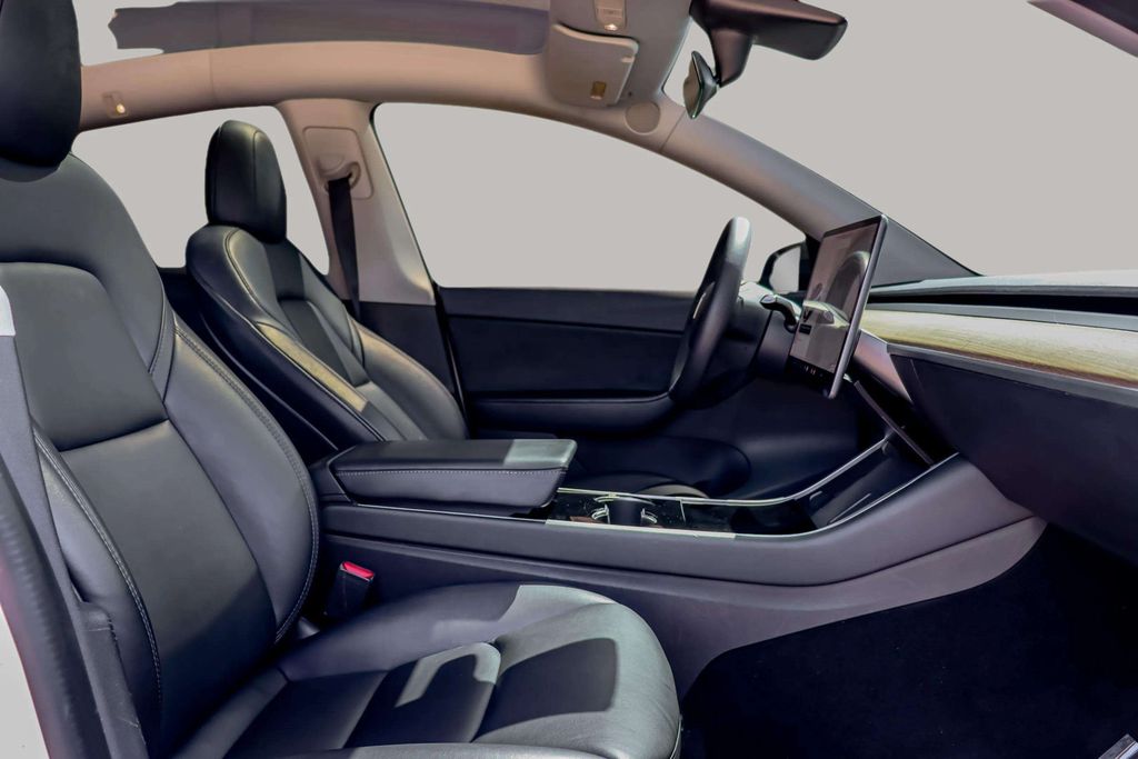 2021 TESLA MODEL Y SUV DUAL AC ELECTRIC MOTORS LONG RANGE SPORT UTILITY 4D