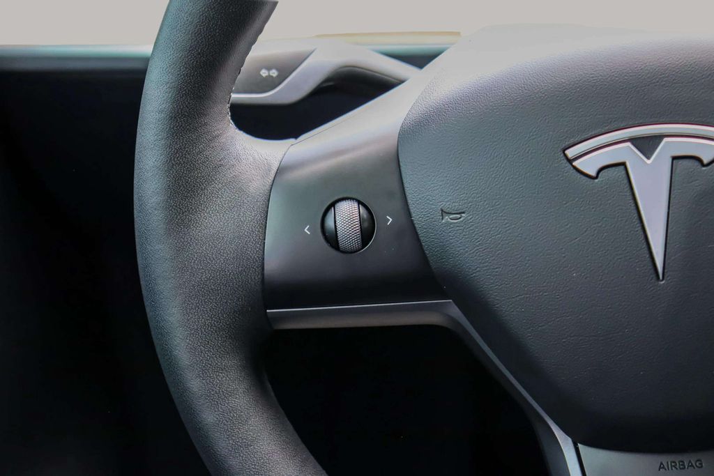 2021 TESLA MODEL Y SUV DUAL AC ELECTRIC MOTORS LONG RANGE SPORT UTILITY 4D