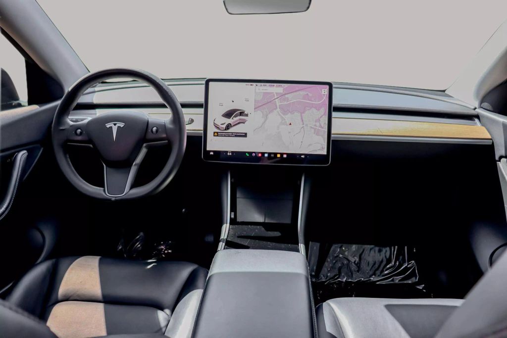 2021 TESLA MODEL Y SUV DUAL AC ELECTRIC MOTORS LONG RANGE SPORT UTILITY 4D