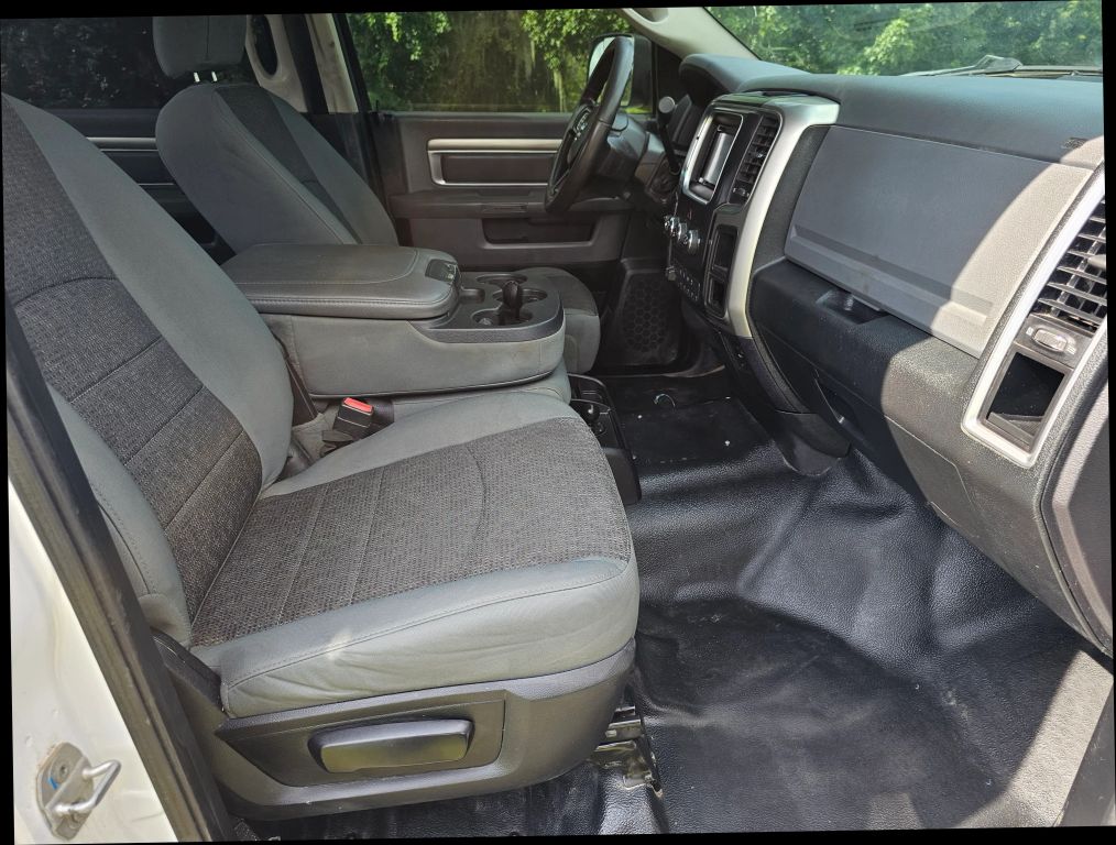 2014 Ram 4500 Crew Cab & Chassis - Image 25