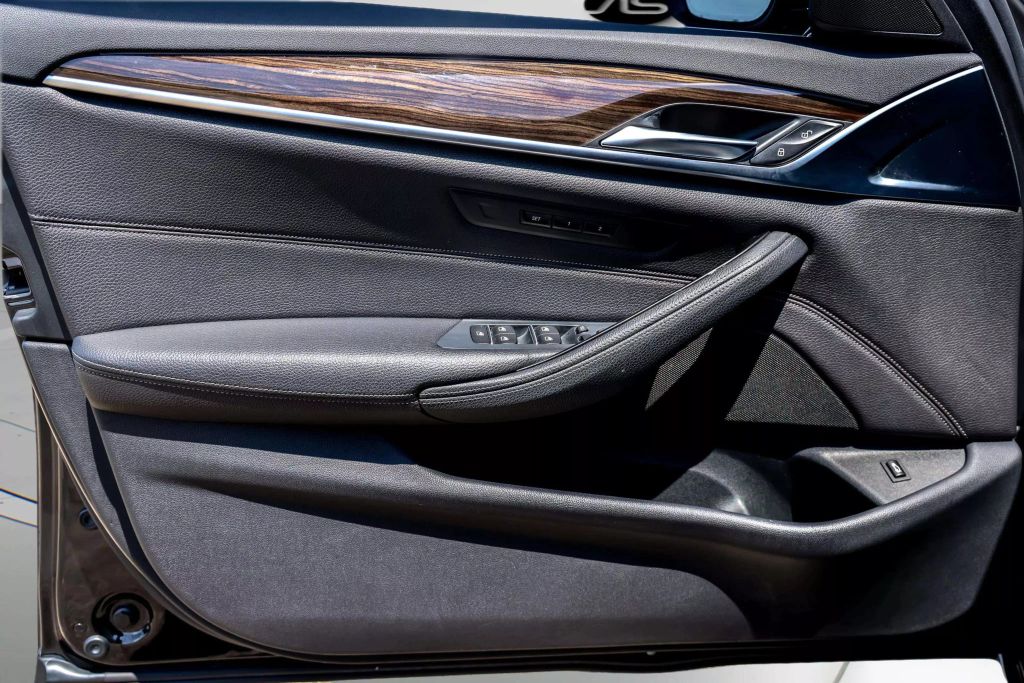 2018 BMW 5 SERIES SEDAN 4-CYL, TWIN TURBO, 2.0 LITER 530I SEDAN 4D