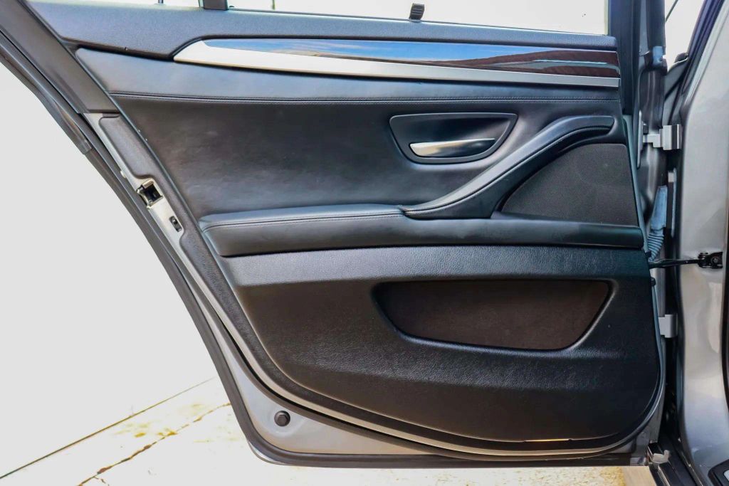 2016 BMW 5 SERIES SEDAN V8, TWIN TURBO, 4.4 LITER 550I SEDAN 4D