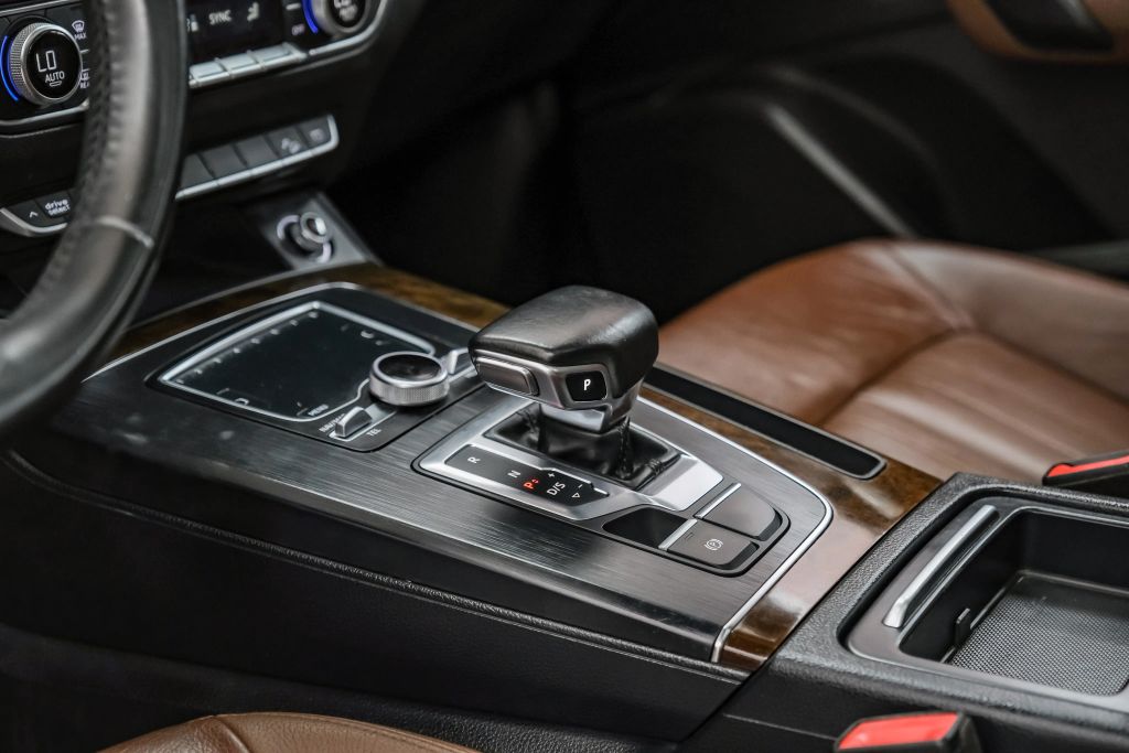 2018 AUDI Q5 SUV 4-CYL, TURBO, 2.0 LITER PREMIUM SPORT UTILITY 4D