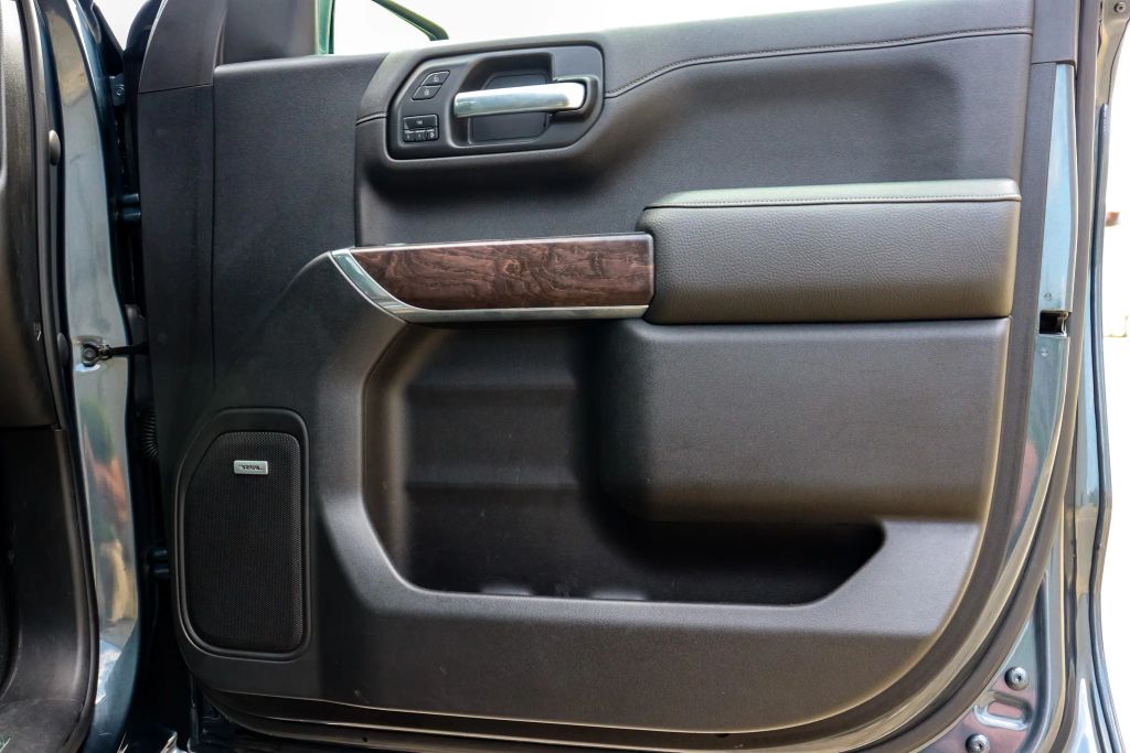 2020 GMC SIERRA 1500 CREW CAB PICKUP 6-CYL, TURBO DIESEL, 3.0 LITER DENALI PICKUP 4D 5 3/4 FT