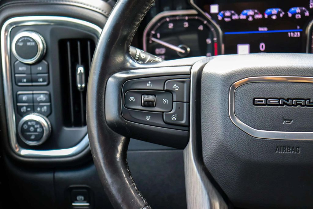 2020 GMC SIERRA 1500 CREW CAB PICKUP 6-CYL, TURBO DIESEL, 3.0 LITER DENALI PICKUP 4D 5 3/4 FT
