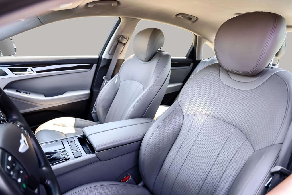 2016 HYUNDAI GENESIS SEDAN V6, 3.8 LITER 3.8 SEDAN 4D