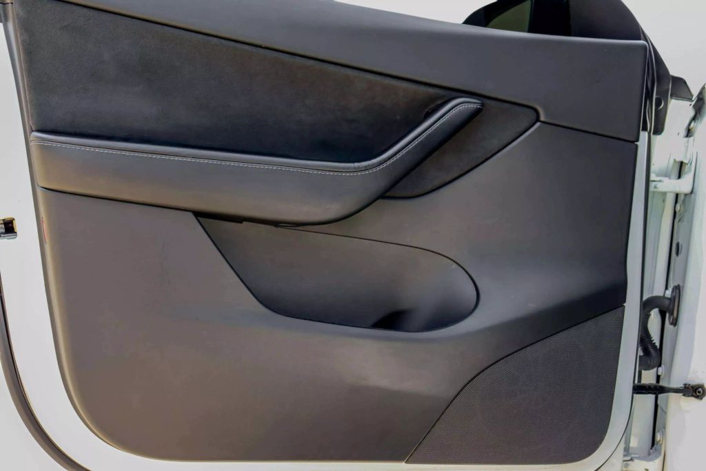 2021 TESLA MODEL Y SUV DUAL AC ELECTRIC MOTORS LONG RANGE SPORT UTILITY 4D